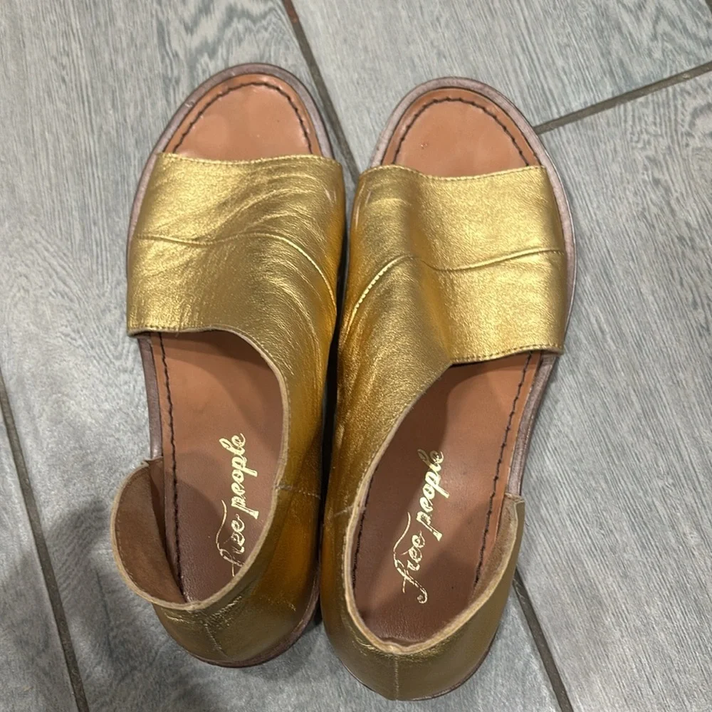 Free People Mont Blanc Asymmetrical Sandal Gold Size 38 - Picture 7 of 7
